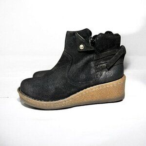 🌻NEW NWOT Born "Varas" Black Distressed Suede Ankle Boots Size 6